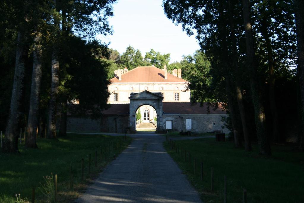 مبيت وإفطار Gorges  Chateau De L'Oiseliniere المظهر الخارجي الصورة